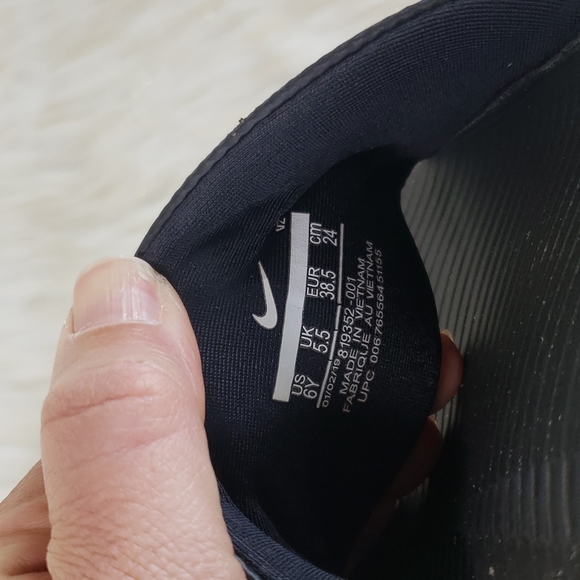 Nike Slide Ons - Picture 7 of 7